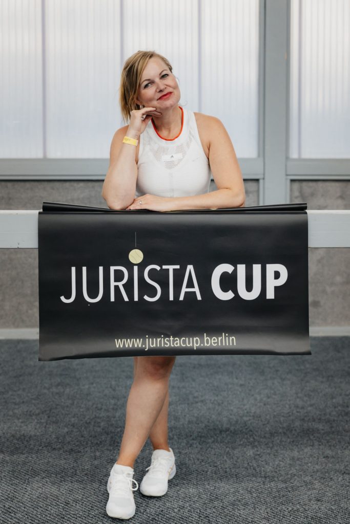 Frau beim Jurista Cup
